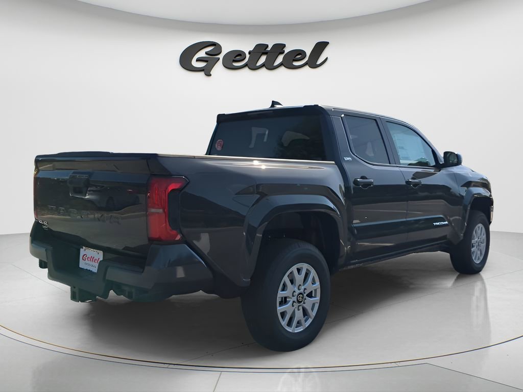 Used 2025 Toyota Tacoma SR5 image 13