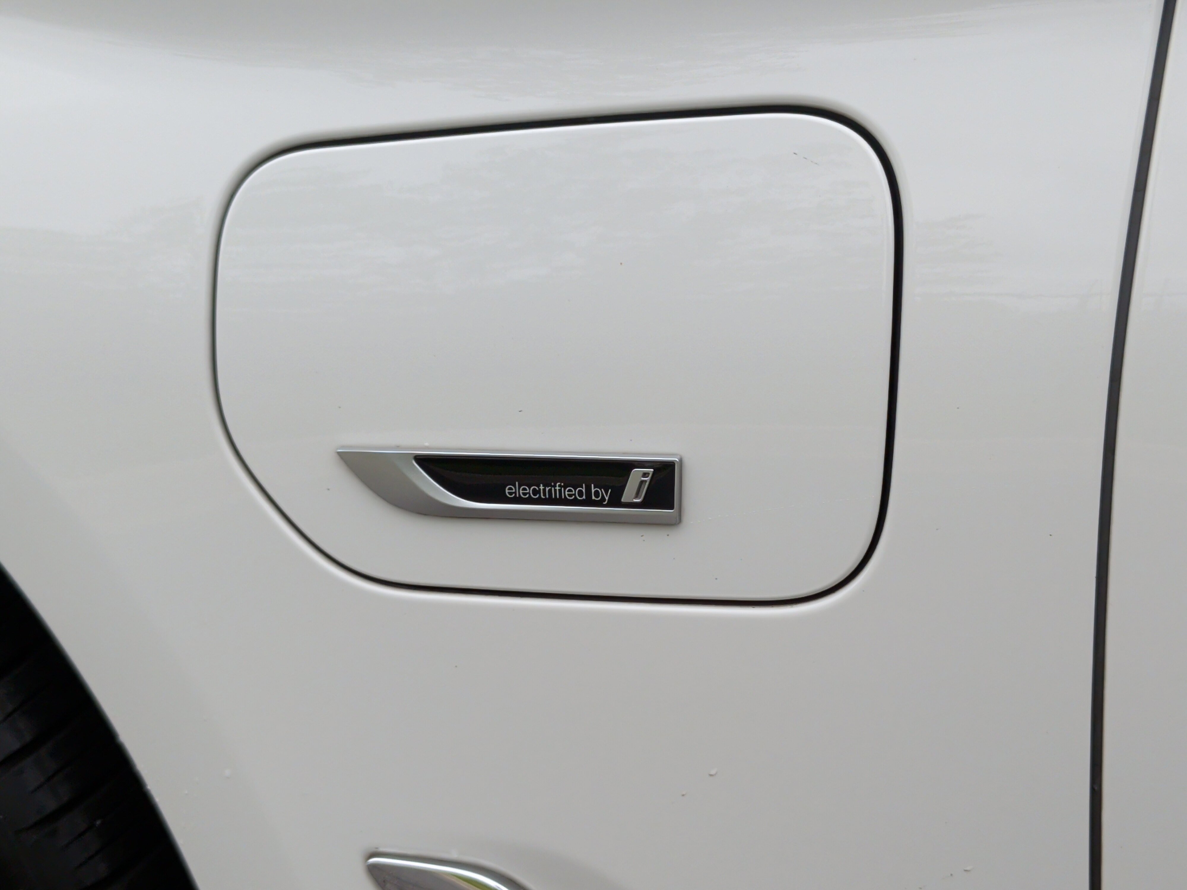 Certified 2023 BMW 530e w/ Premium Package RWD image 12