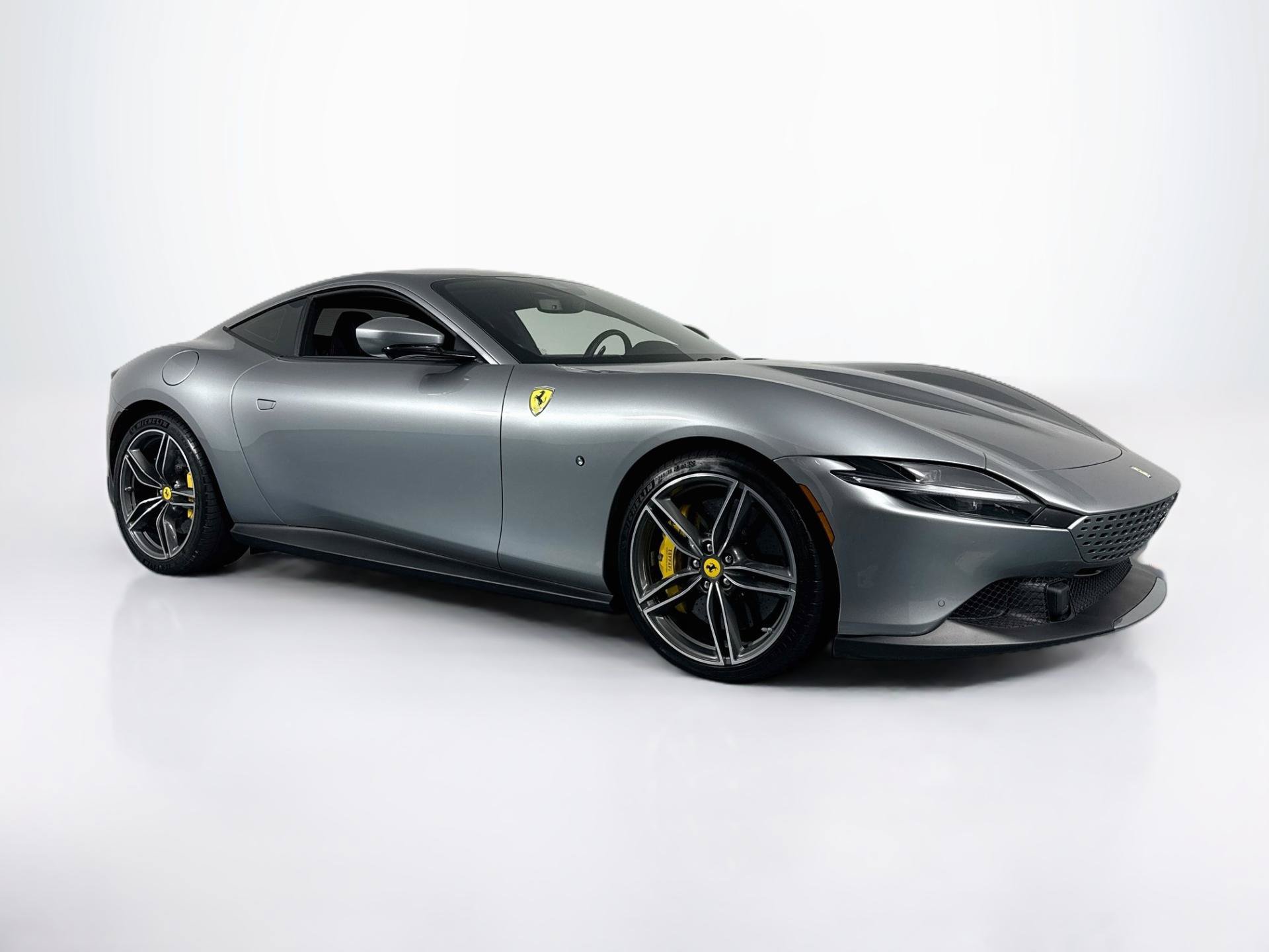 Used 2021 Ferrari Roma RWD image 3