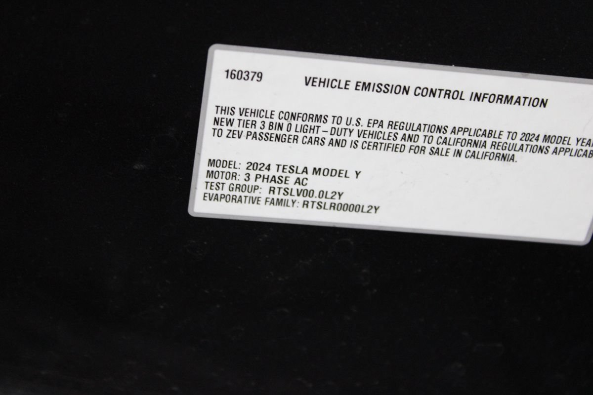 Used 2022 Tesla Model Y Long Range AWD/4WD image 38