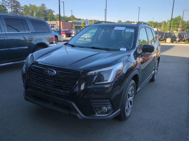 Used 2023 Subaru Forester Premium AWD/4WD image 2