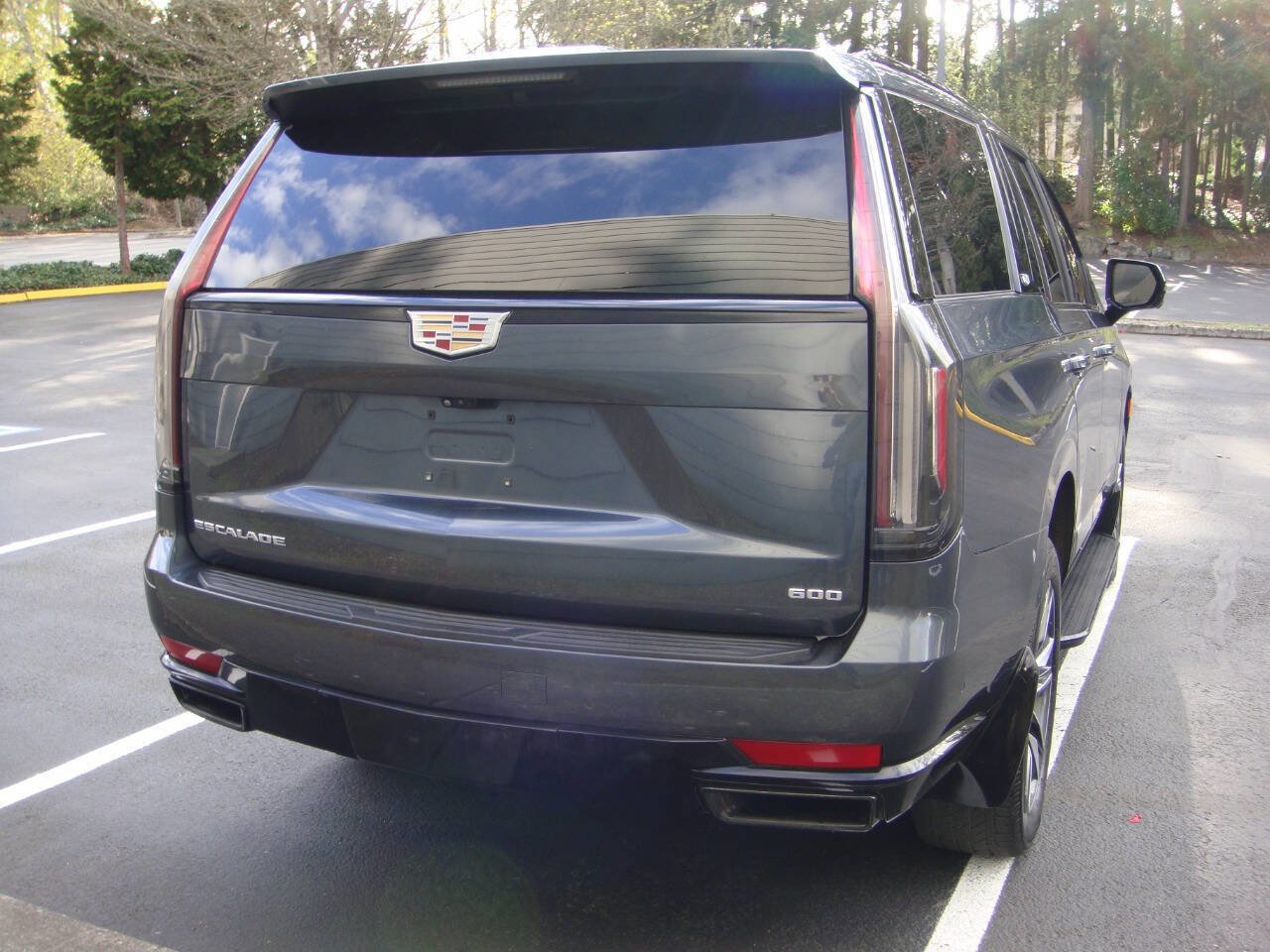 Used 2021 Cadillac Escalade Sport w/ Driver Assist Tech Package image 9
