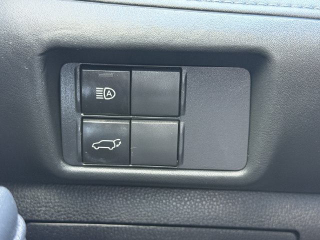 Used 2021 Toyota Highlander XLE FWD image 22