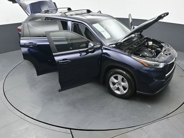 Used 2024 Toyota Highlander LE image 58