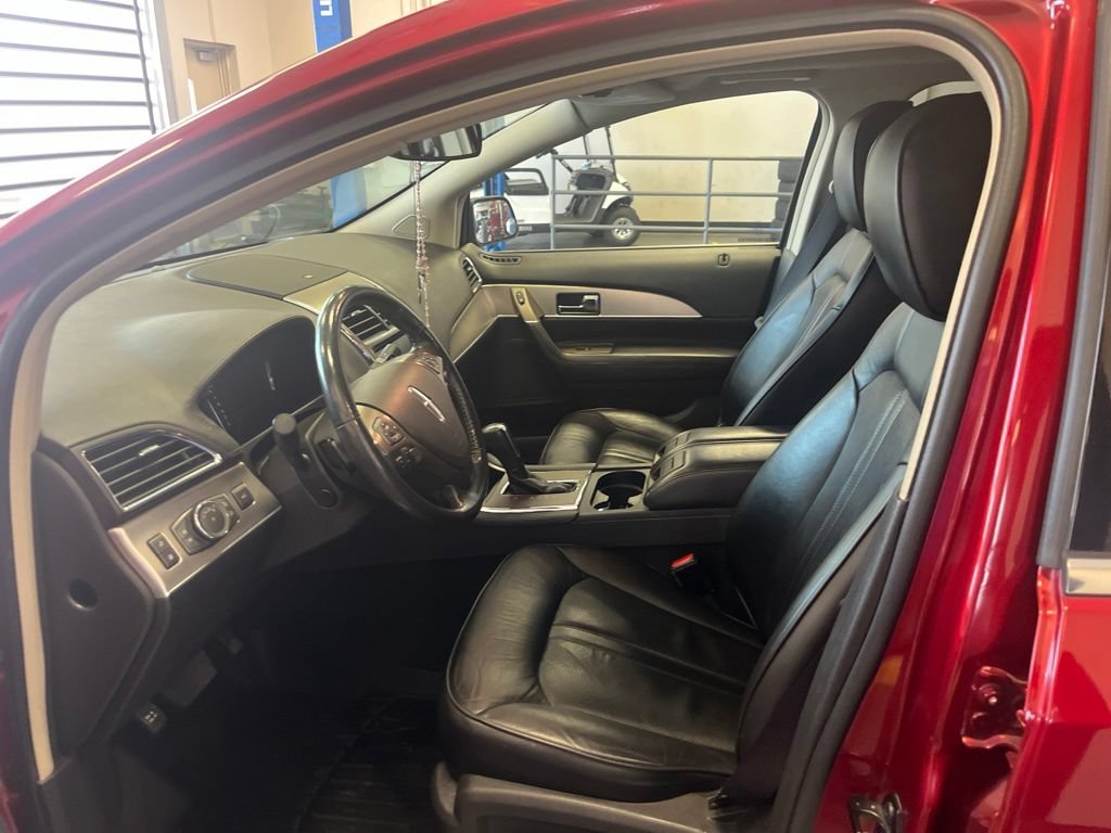 Used 2013 Lincoln MKX AWD image 3
