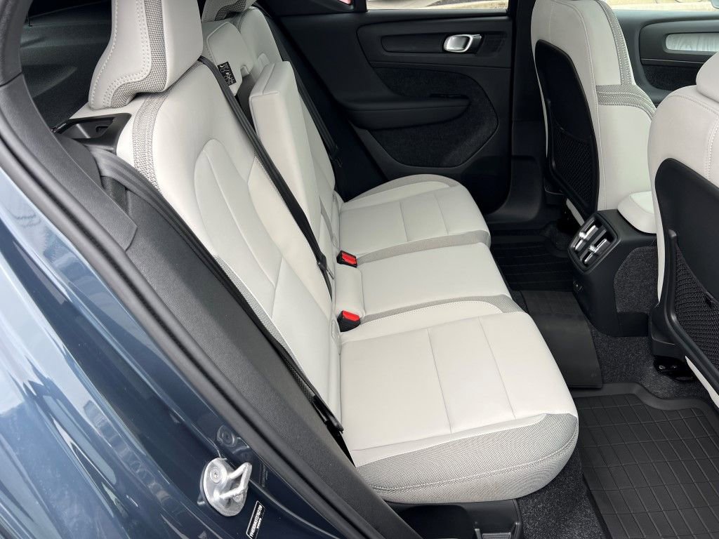 New 2026 Volvo EX40 Plus w/ Protection Package Premier image 11