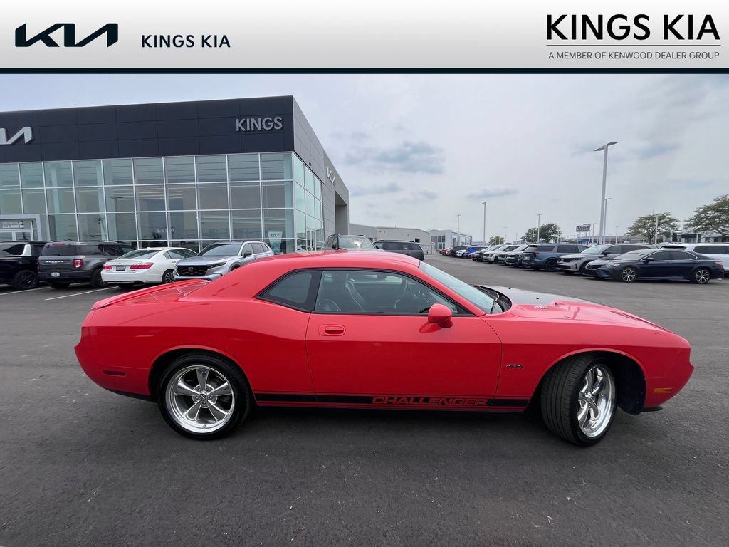Used 2009 Dodge Challenger R/T RWD image 2