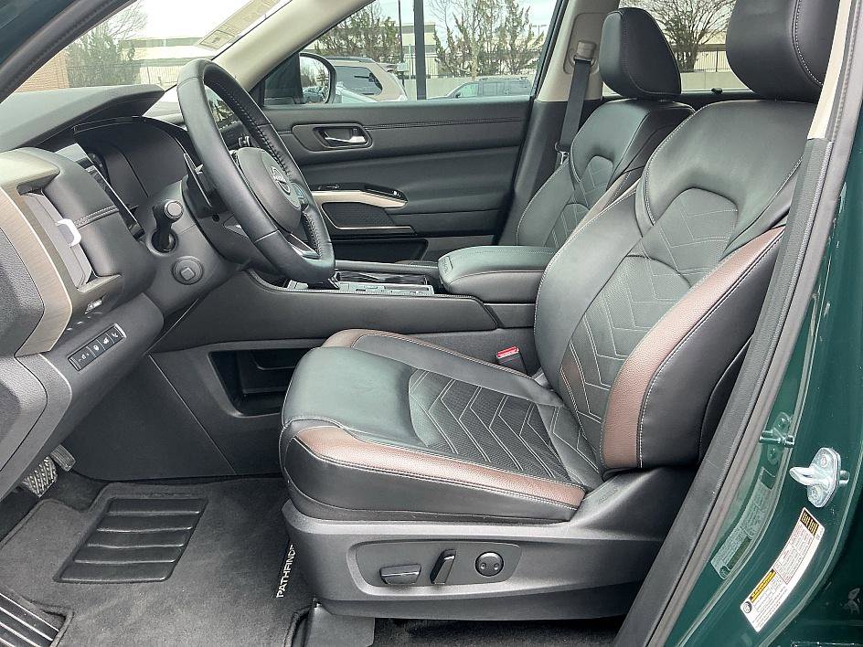 Certified 2024 Nissan Pathfinder Platinum w/ Cargo Package image 12