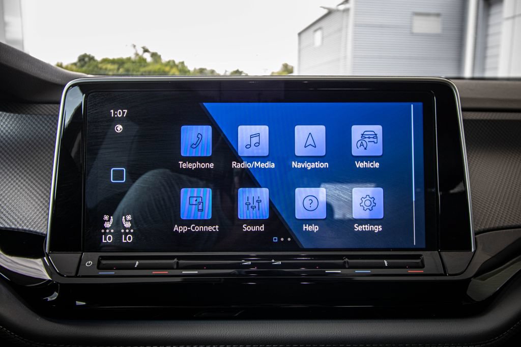 Certified 2024 Volkswagen Atlas Peak Edition SEL AWD/4WD image 42