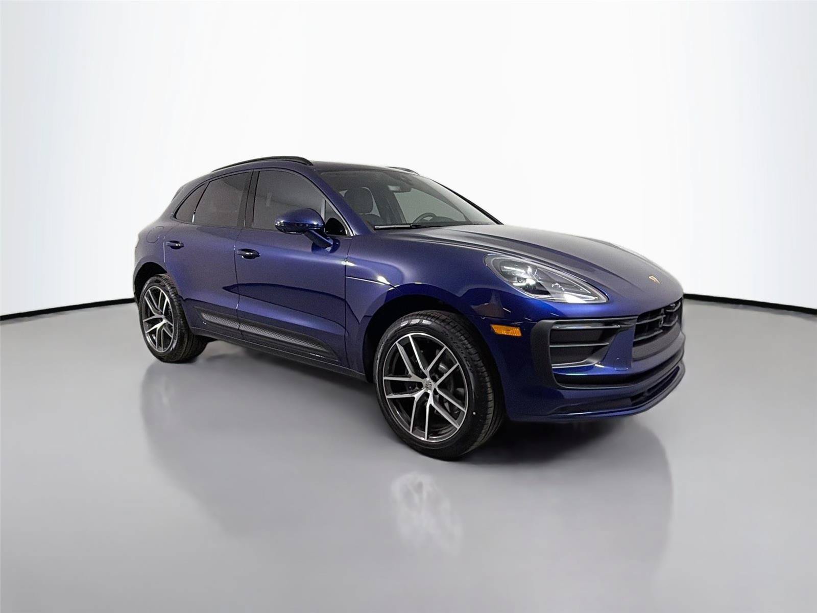 Certified 2026 Porsche Macan Turbo AWD/4WD image 9
