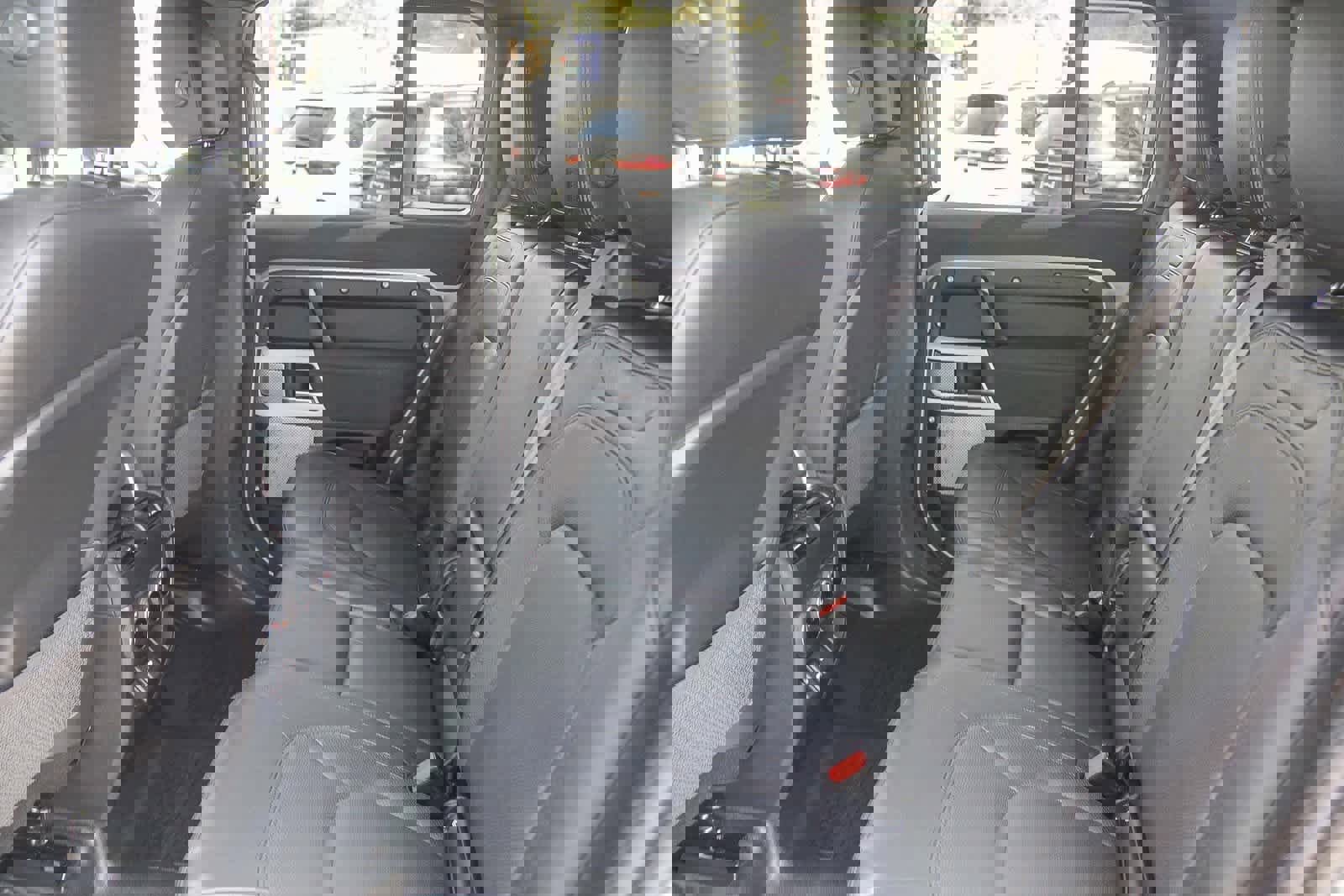 Used 2023 Land Rover Defender 130 SE image 17