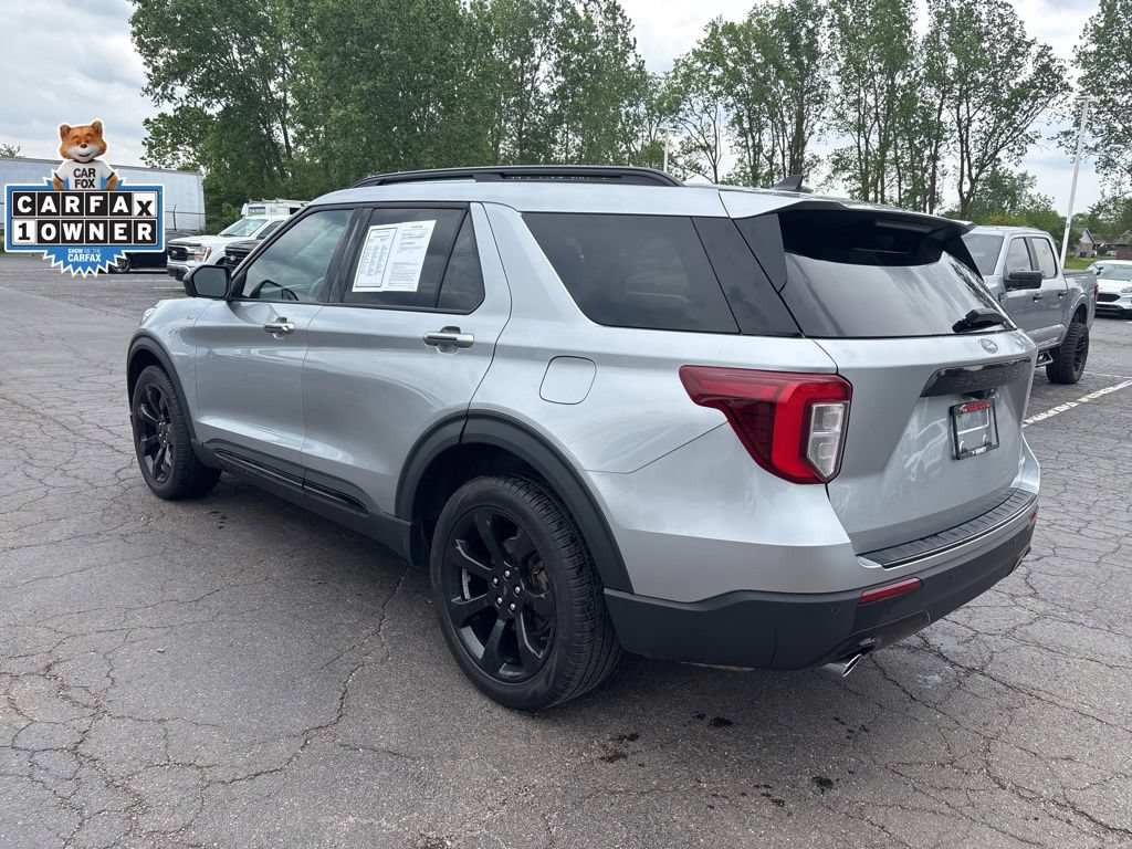 Used 2023 Ford Explorer ST-Line AWD/4WD image 3