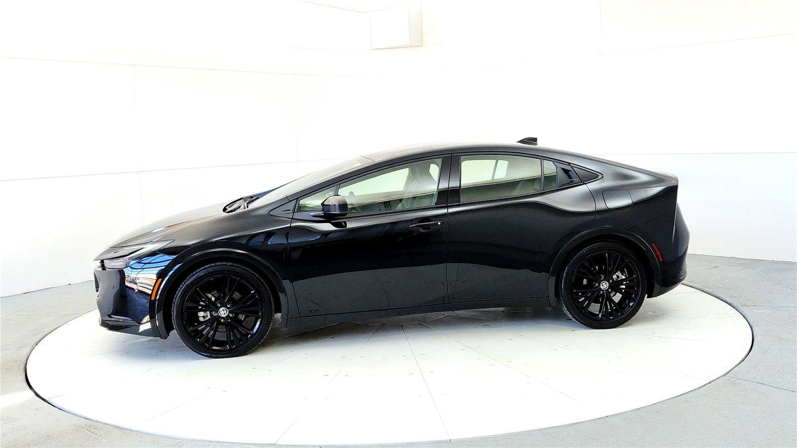 Used 2026 Toyota Prius AWD image 3