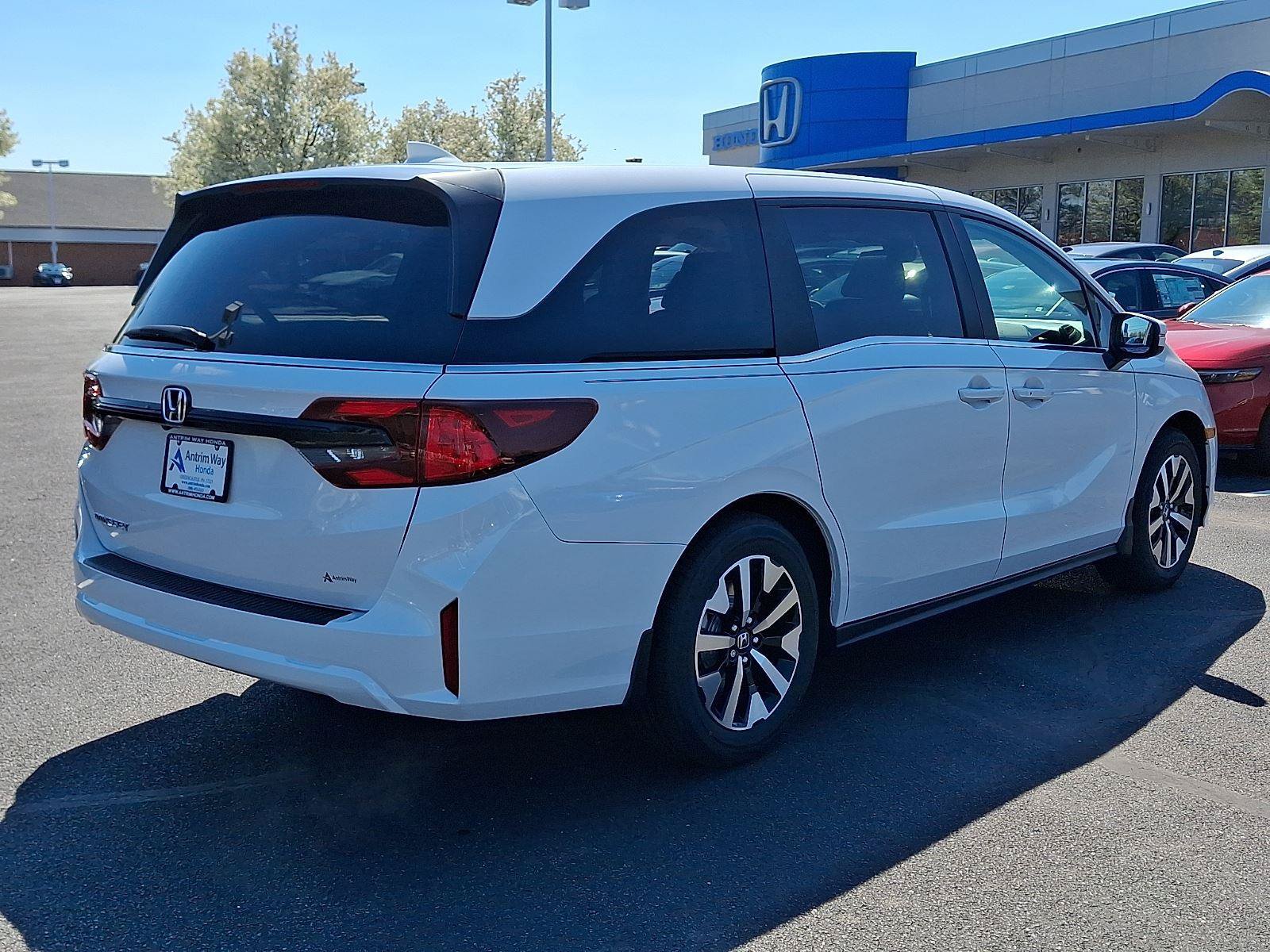 New 2026 Honda Odyssey EX-L image 3