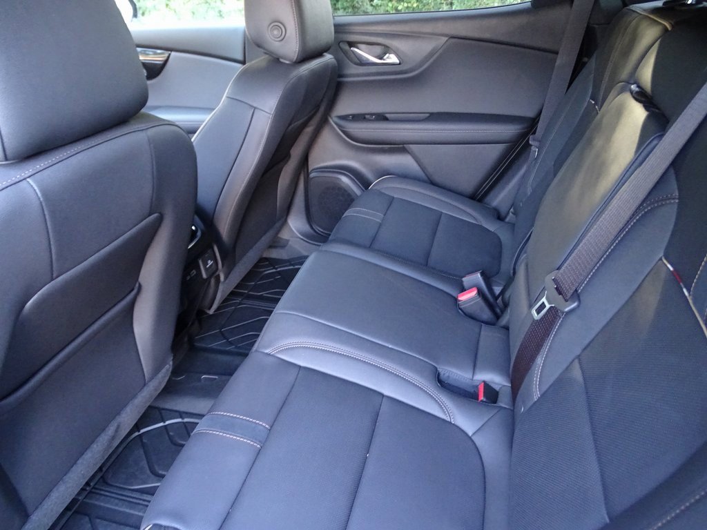 Used 2025 Chevrolet Blazer Premier w/ Enhanced Convenience Package image 8