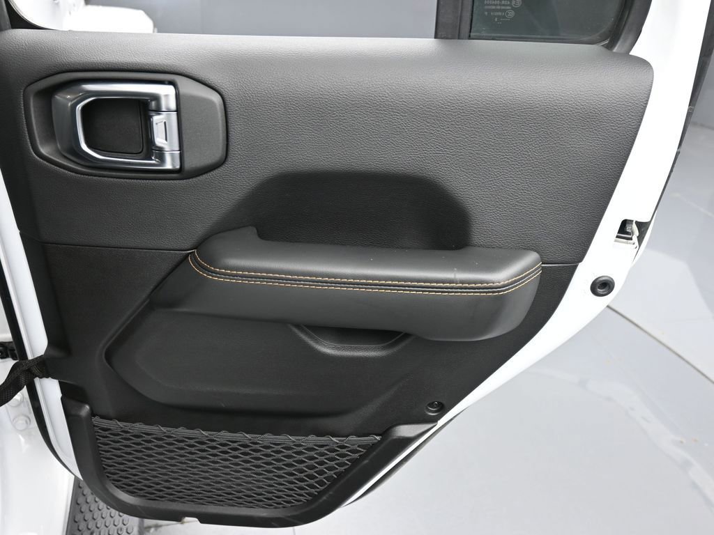 Used 2025 Jeep Wrangler Unlimited Sahara image 15