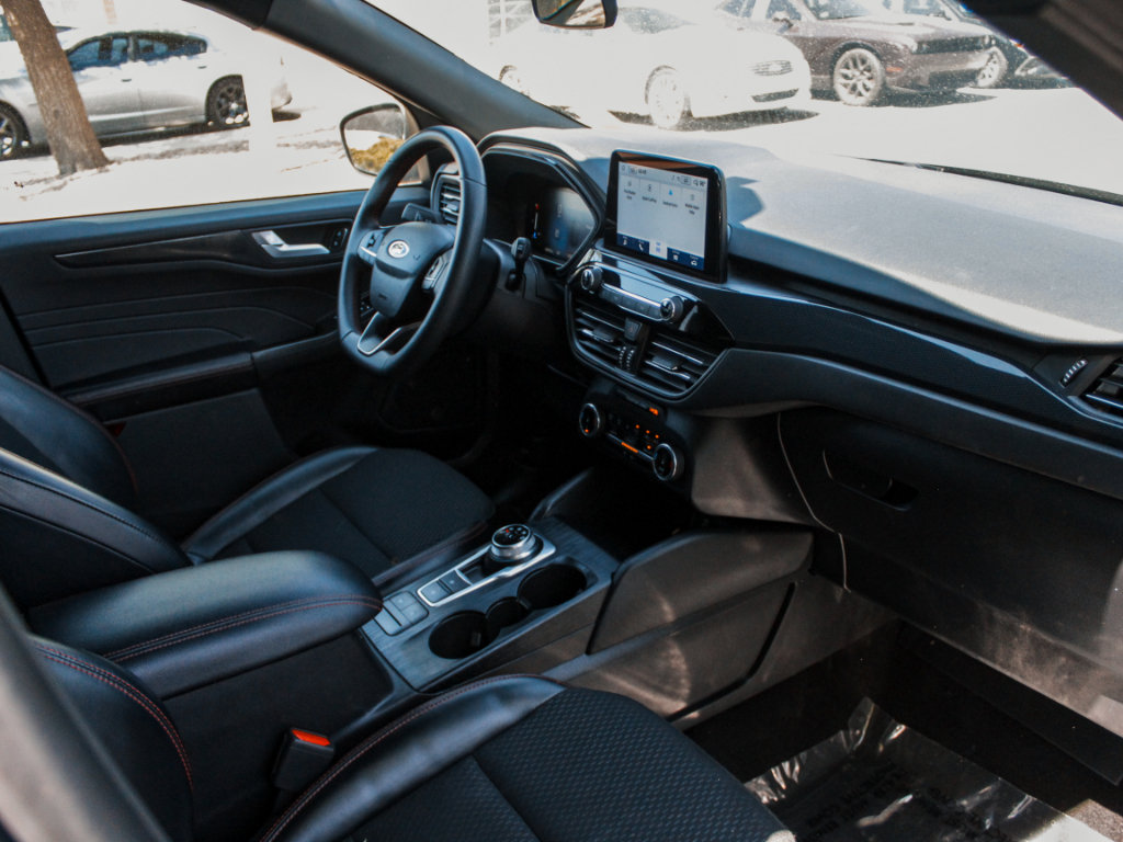 Used 2025 Ford Escape ST-Line FWD image 25