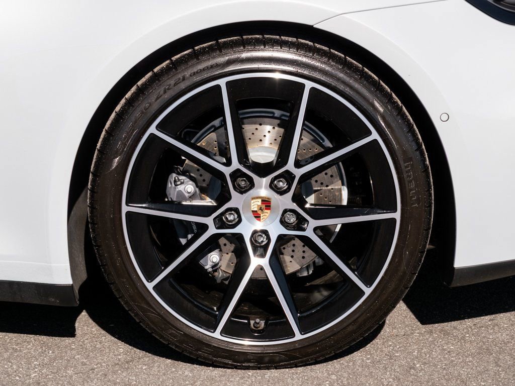 Certified 2025 Porsche 911 Carrera w/ Premium Package image 33