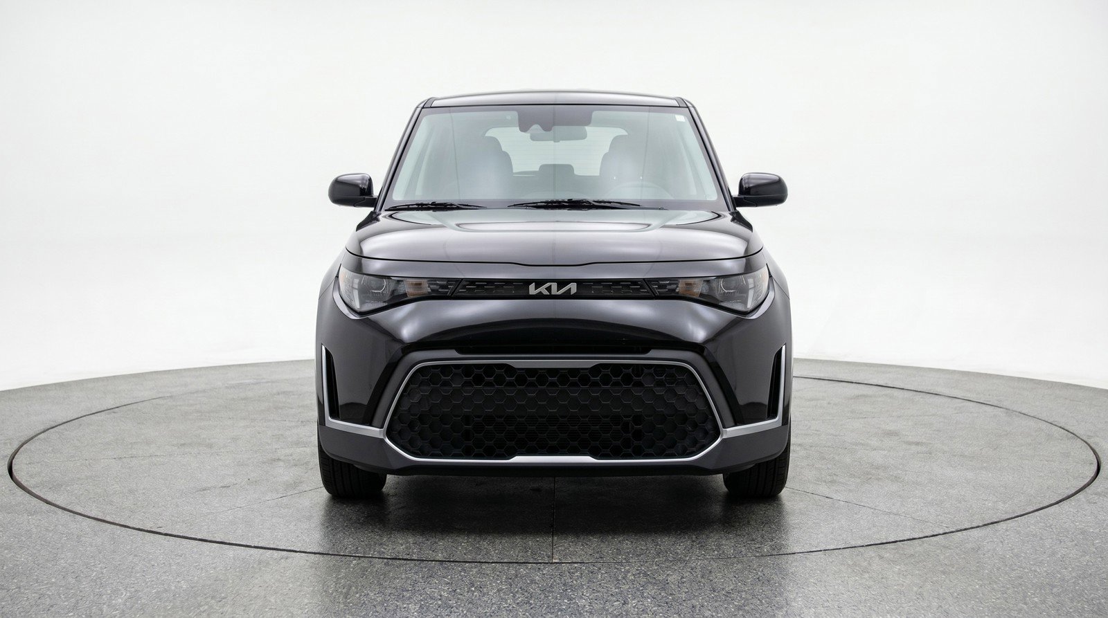 Used 2025 Kia Soul LX w/ LX Technology Package FWD image 2