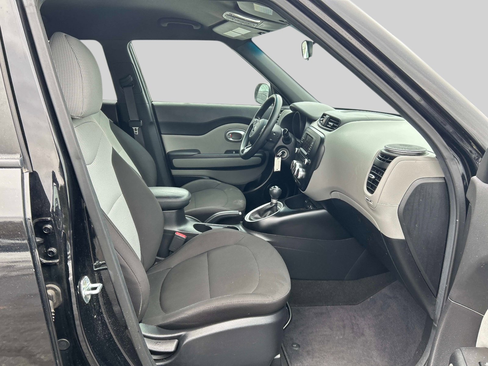 Used 2018 Kia Soul Base Auto FWD image 16