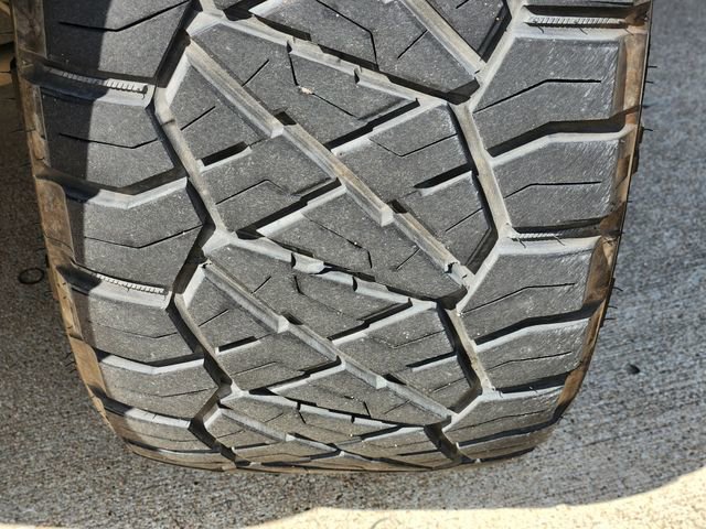 Used 2024 Land Rover Defender 130 X-Dynamic SE AWD/4WD image 11