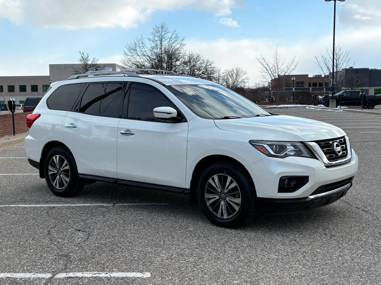 Used 2020 Nissan Pathfinder SV image 7