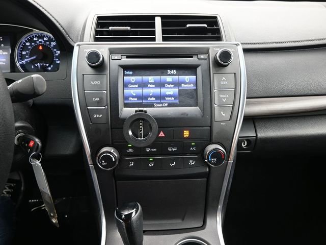 Used 2016 Toyota Camry LE image 12