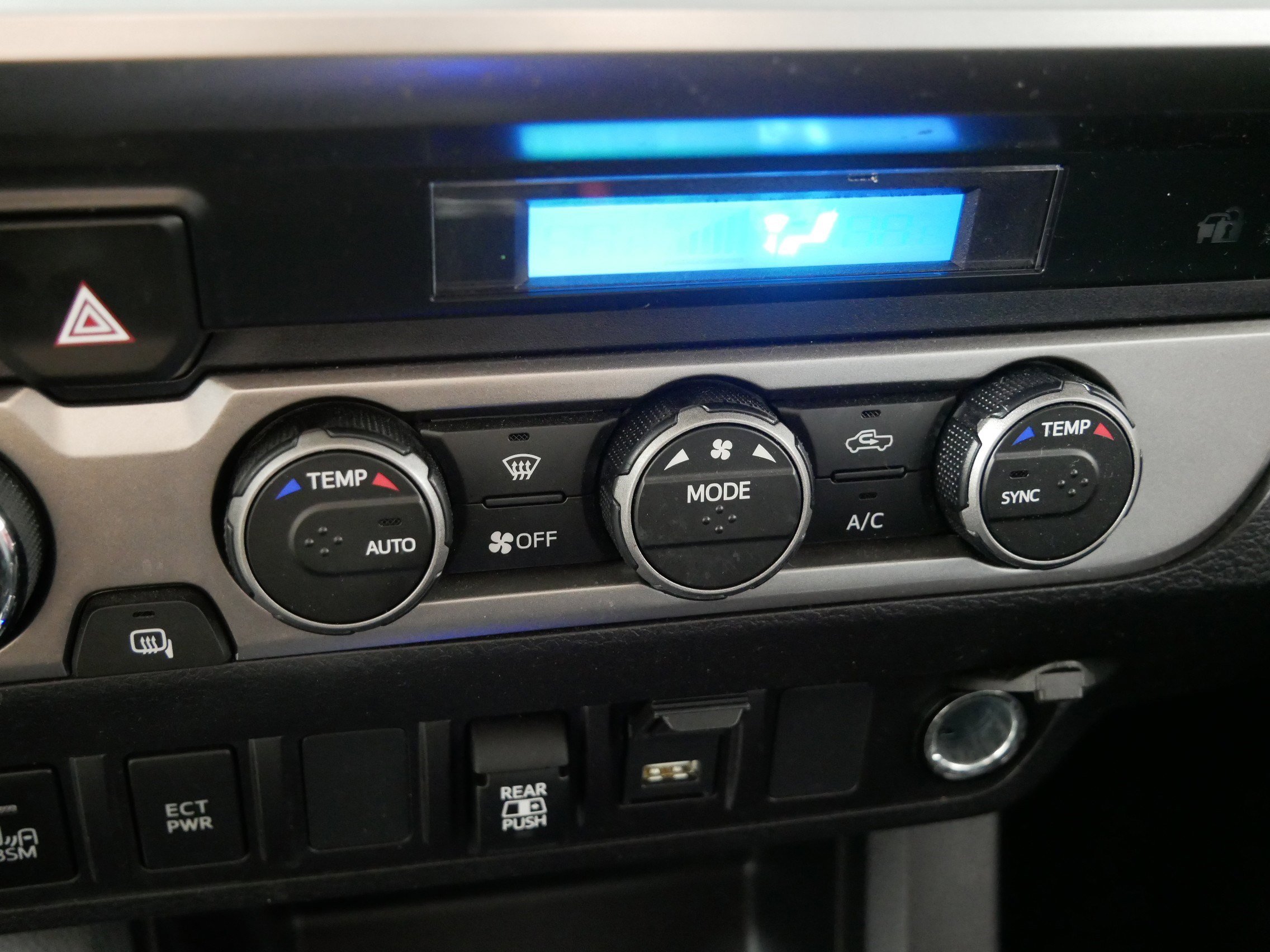 Used 2023 Toyota Tacoma SR5 w/ Technology Package AWD/4WD image 23