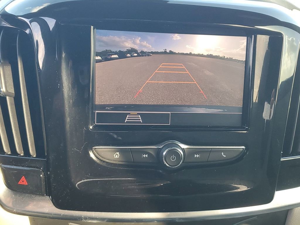 Used 2023 Chevrolet Traverse LS image 29