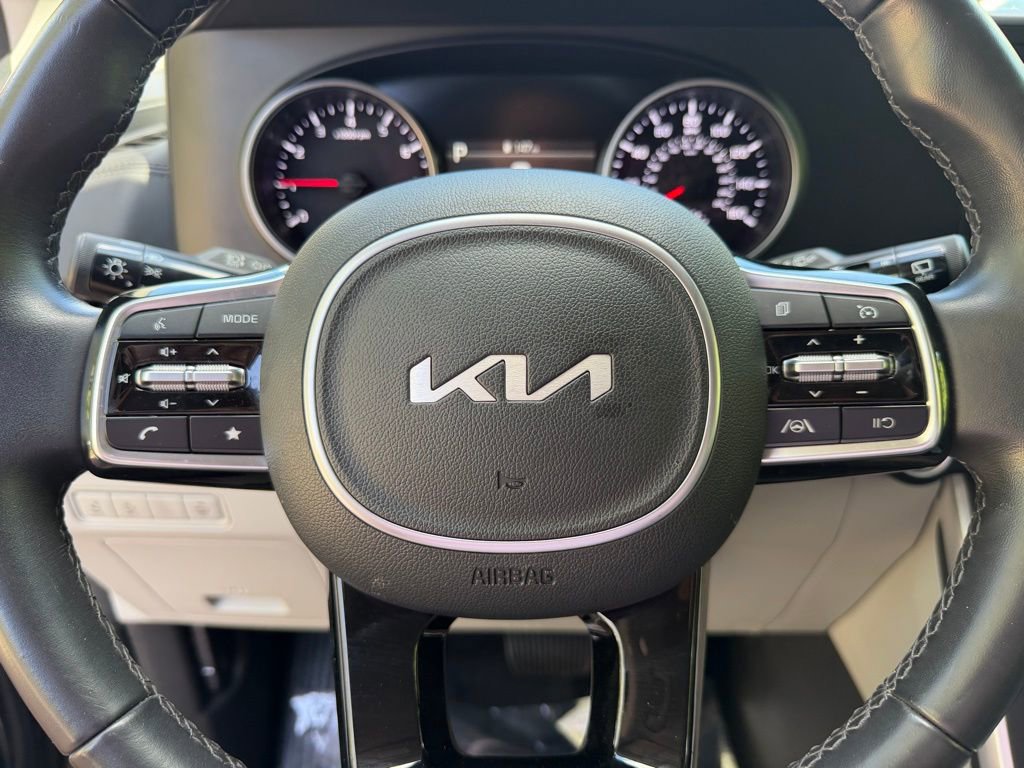 Used 2024 Kia Carnival LX image 24