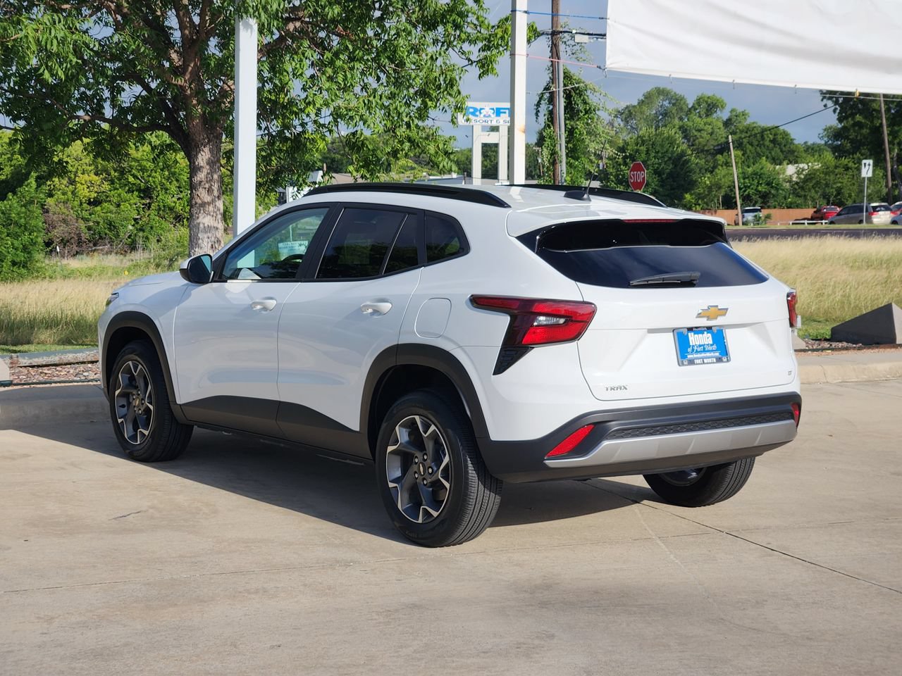 Used 2024 Chevrolet Trax LT FWD image 7