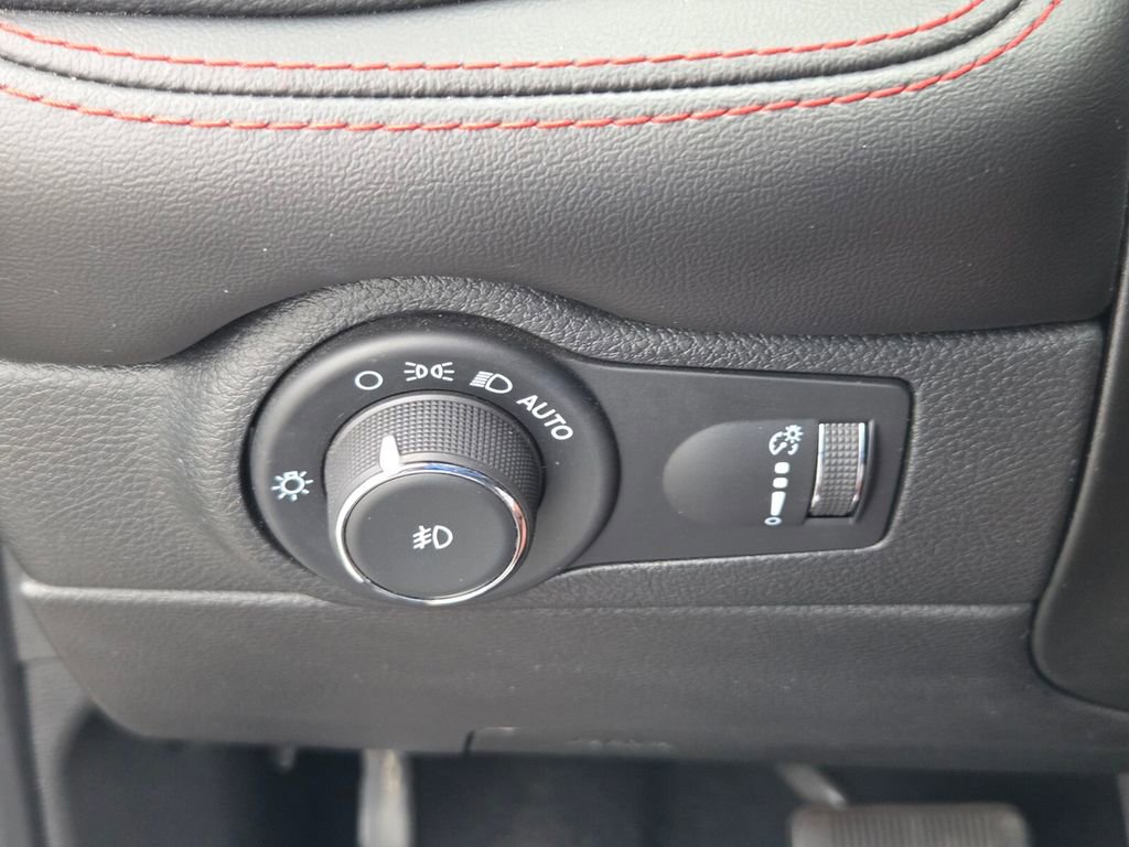 Used 2023 Dodge Durango GT RWD image 25
