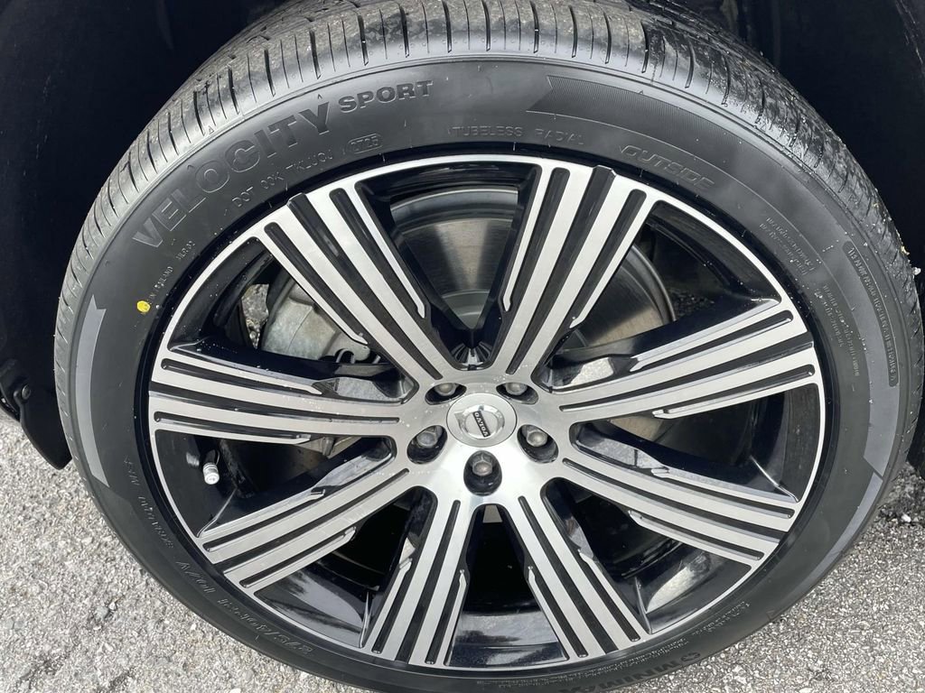 Used 2023 Volvo XC90 T8 Plus image 8