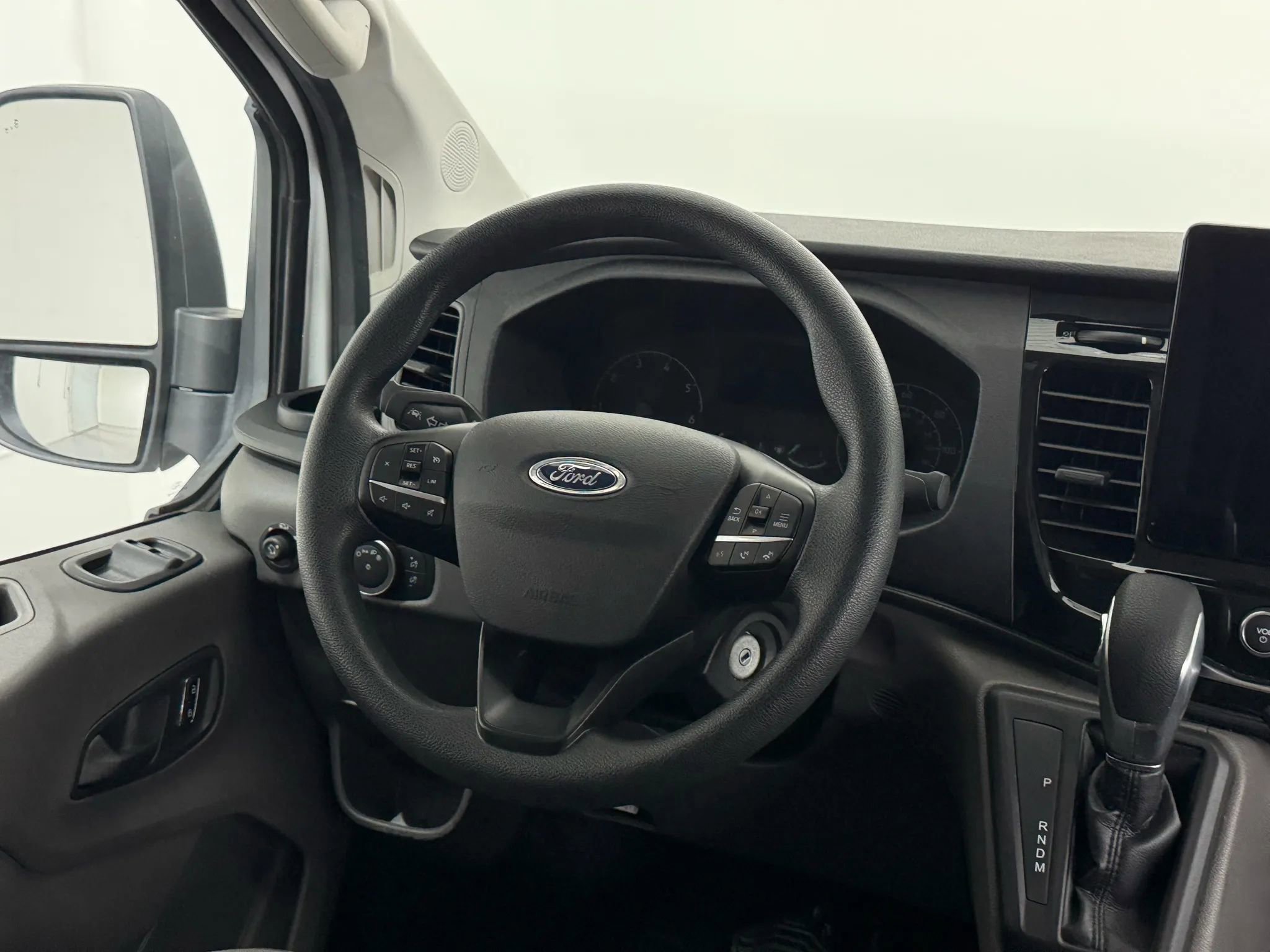 Used 2023 Ford Transit 350 XLT RWD image 9