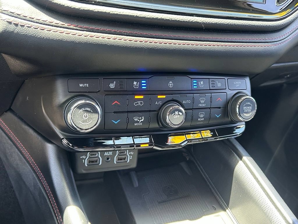 Used 2021 Dodge Durango R/T w/ Blacktop Package RWD image 29