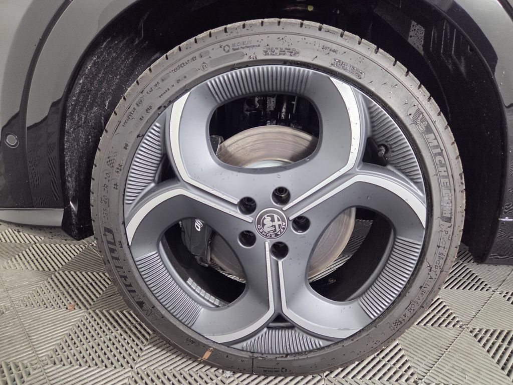 New 2026 Alfa Romeo Tonale w/ Active Assist Package AWD/4WD image 8