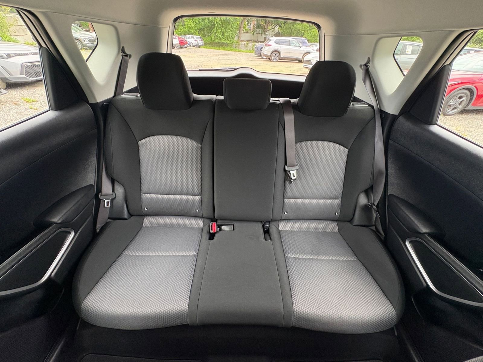 Used 2025 Kia Soul LX w/ LX Technology Package FWD image 36