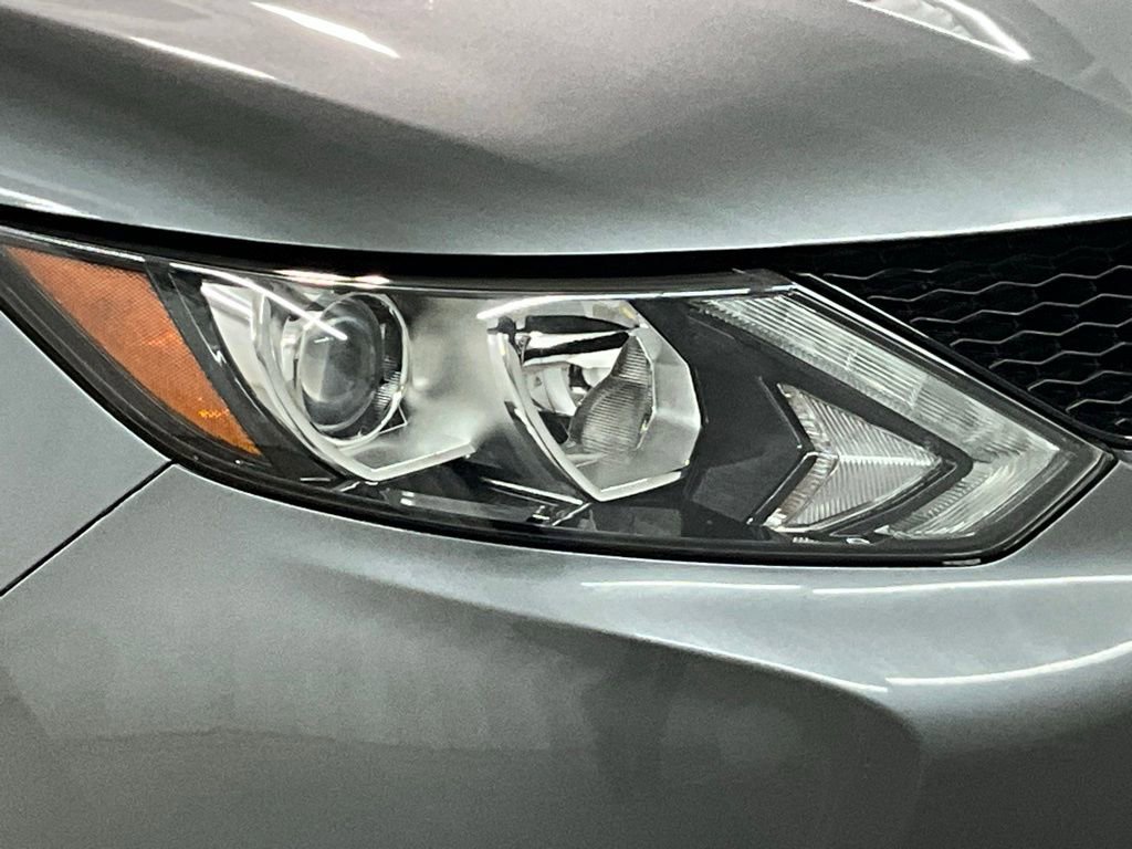 Used 2018 Nissan Rogue Sport SV w/ SV All-Weather Package image 30