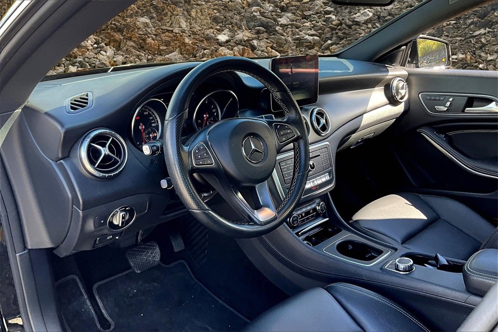 Used 2018 Mercedes-Benz CLA 250 image 11