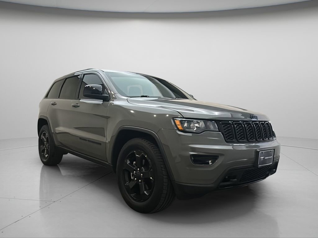 Used 2019 Jeep Grand Cherokee Laredo image 1