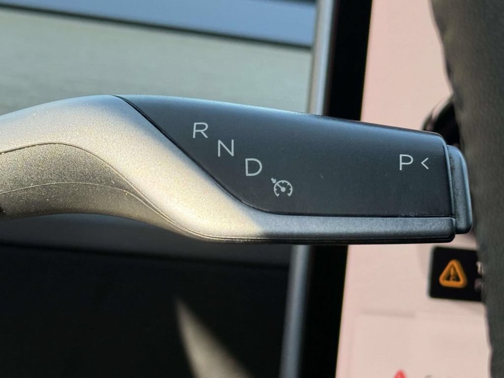 Used 2022 Tesla Model Y Performance AWD/4WD image 27