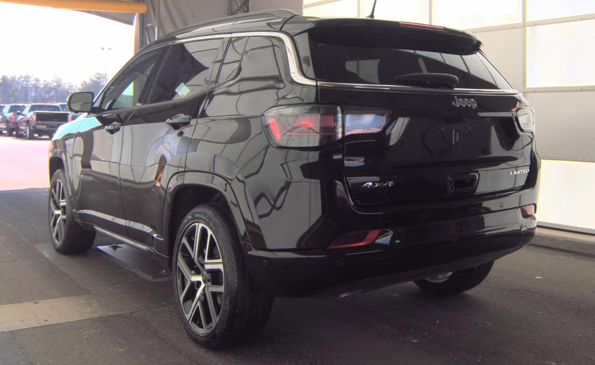 Used 2025 Jeep Compass Limited w/ Elite Group image 6