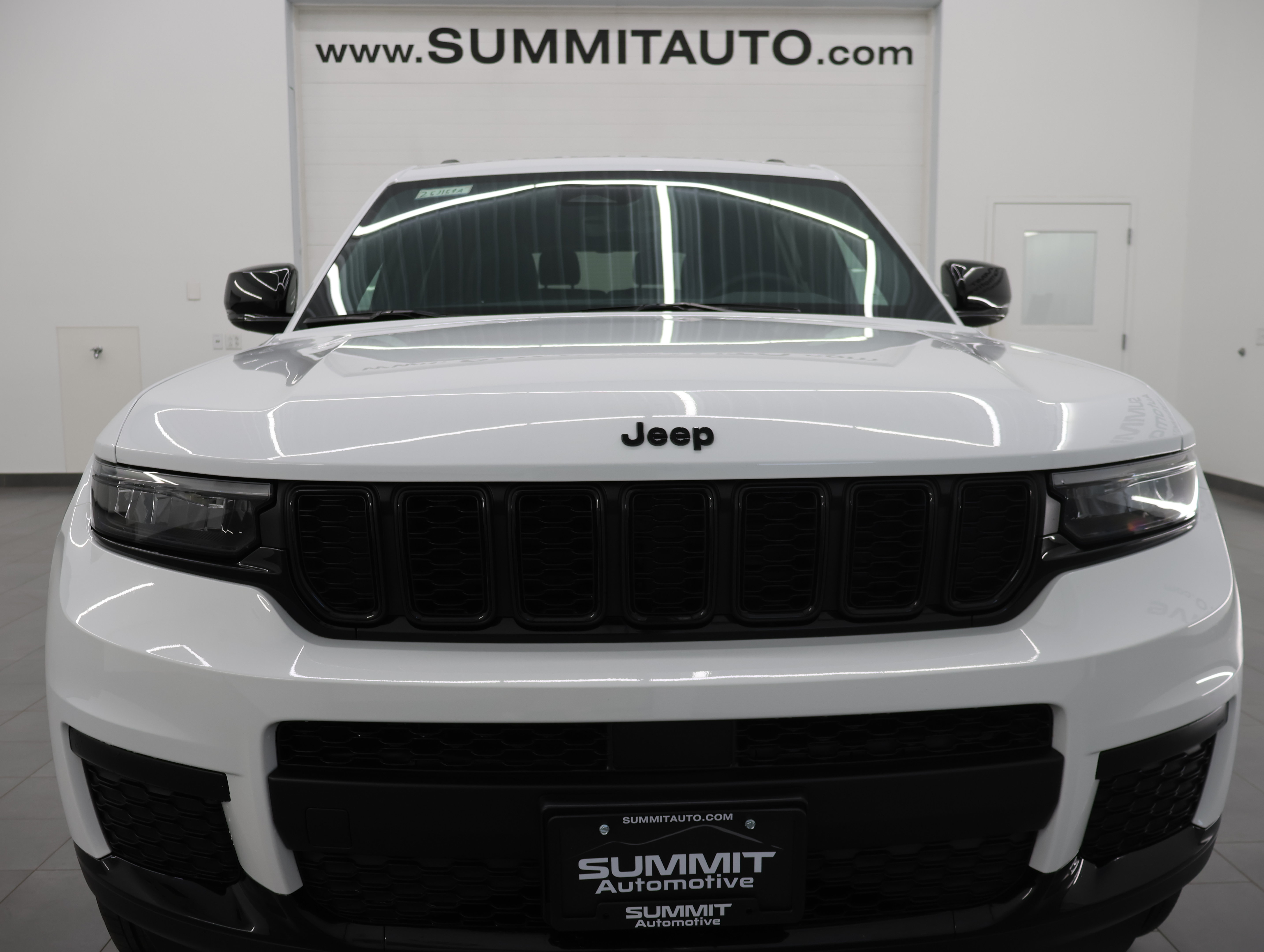 Used 2025 Jeep Grand Cherokee L Altitude AWD/4WD image 22
