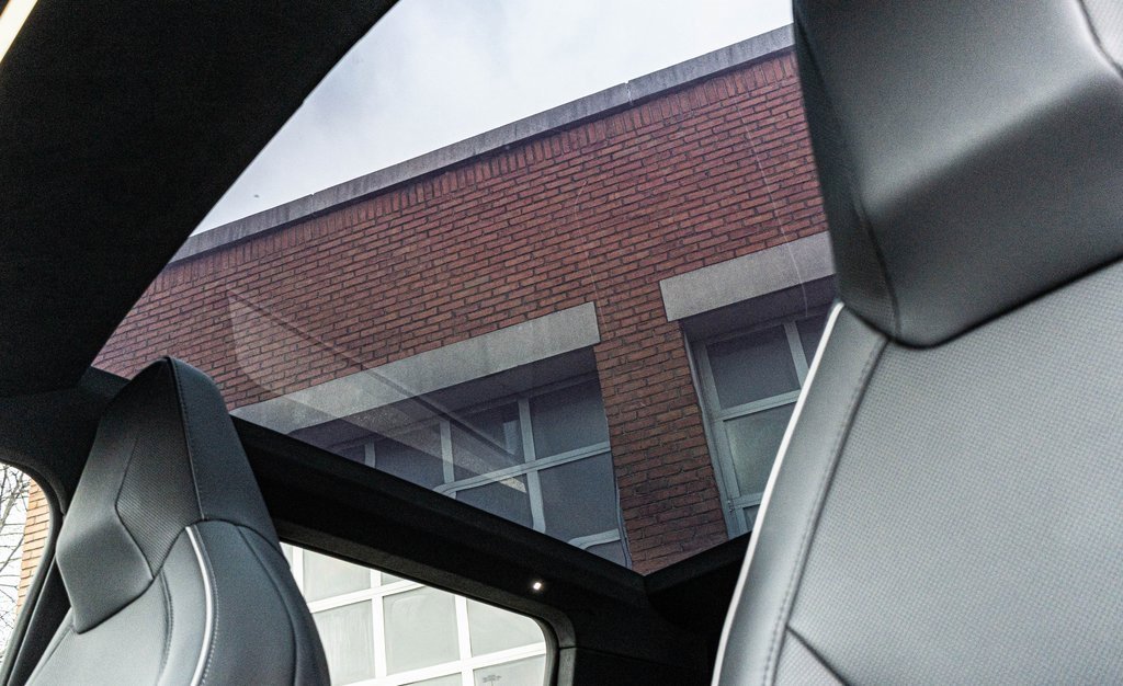 Used 2024 Tesla Cybertruck AWD Crew Cab image 33