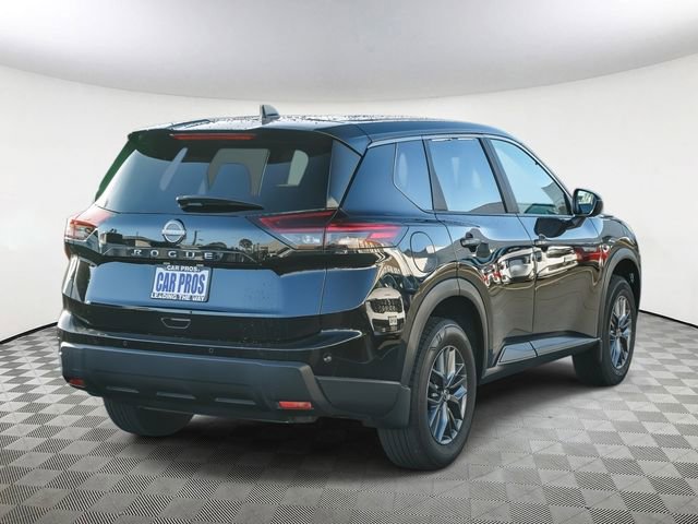 Used 2025 Nissan Rogue S image 8