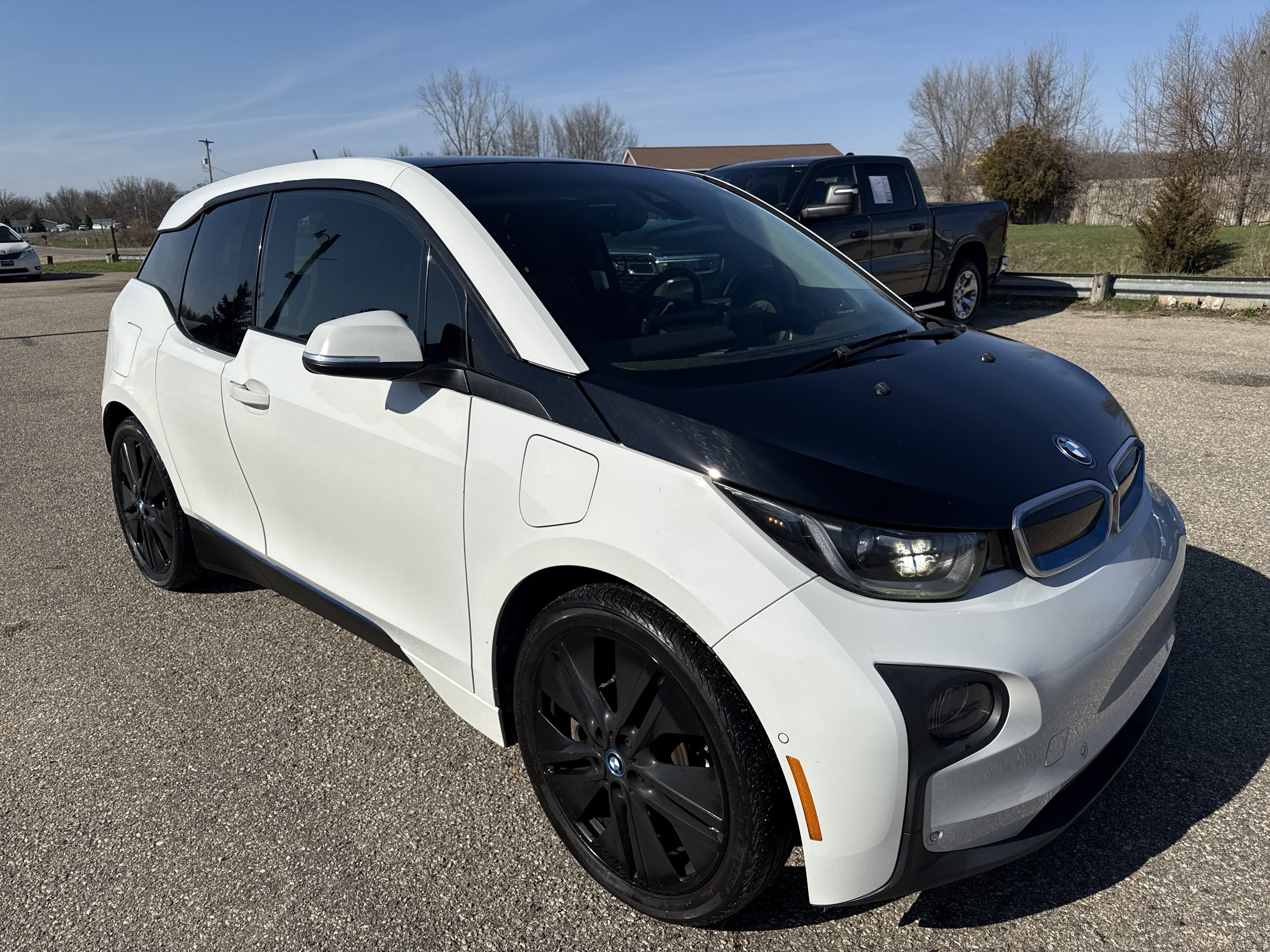 Used 2014 BMW i3 image 1