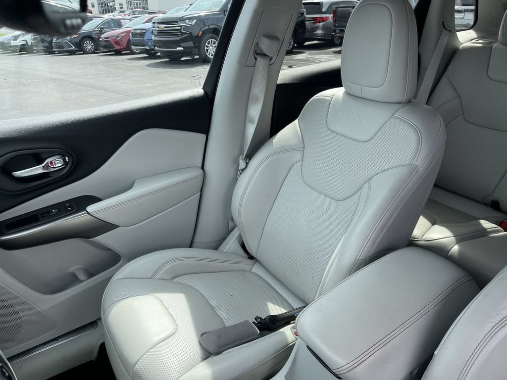 Used 2020 Jeep Cherokee Limited w/ Technology Group AWD/4WD image 24