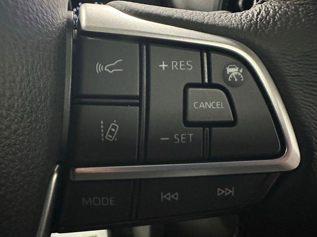 Used 2025 Toyota Sienna XLE image 20