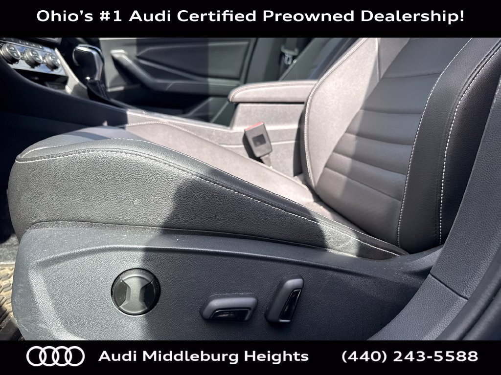 Used 2024 Volkswagen Jetta SE w/ Panoramic Sunroof Package FWD image 10