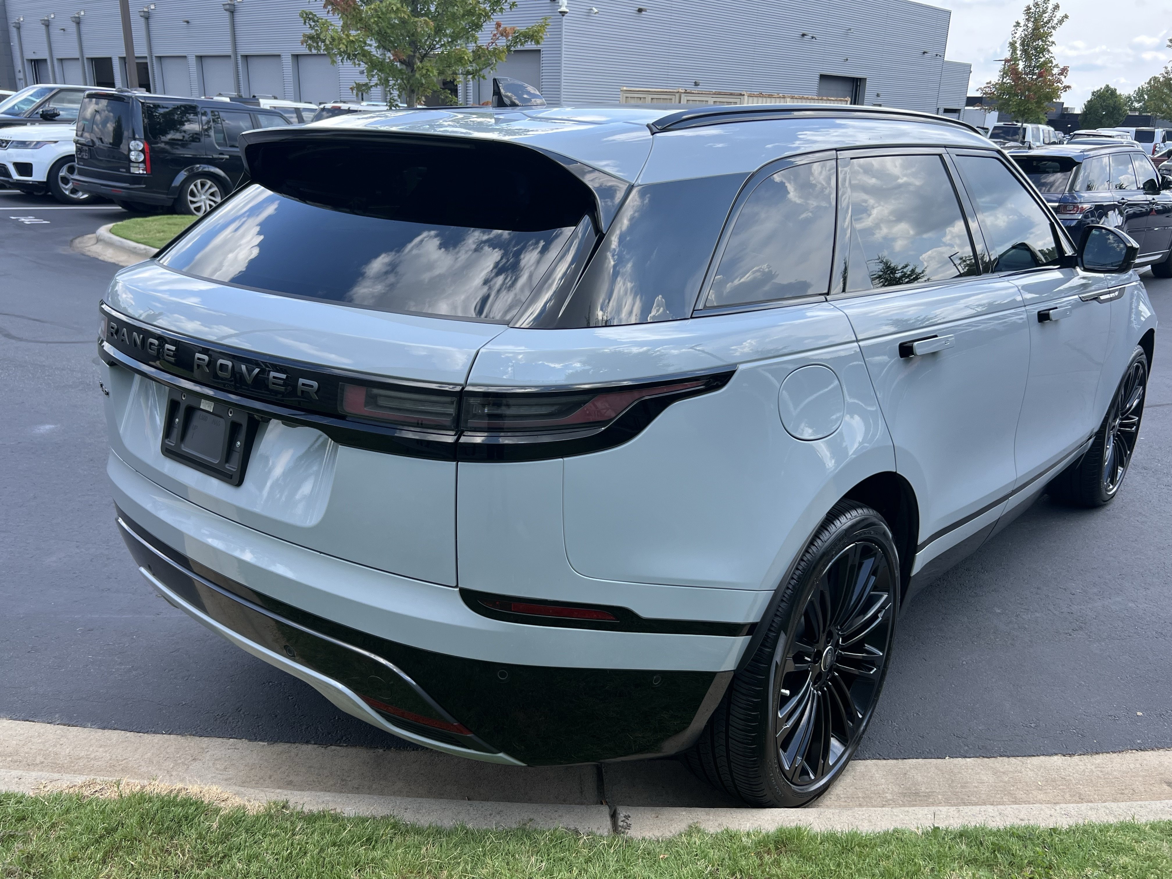 Certified 2026 Land Rover Range Rover Velar Dynamic SE AWD/4WD image 7